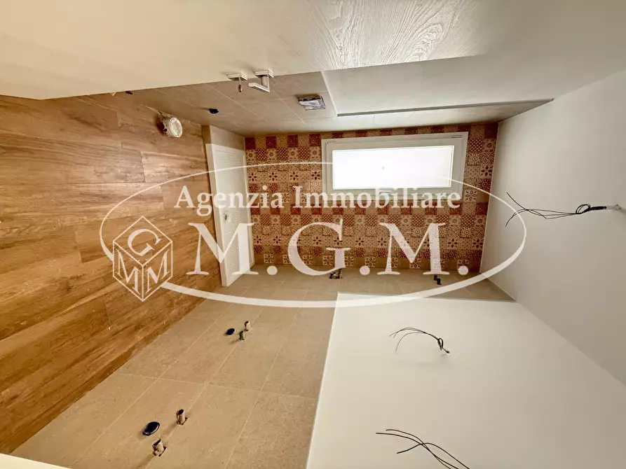 Immagine 34 di Casa trifamiliare in vendita  a Cascina