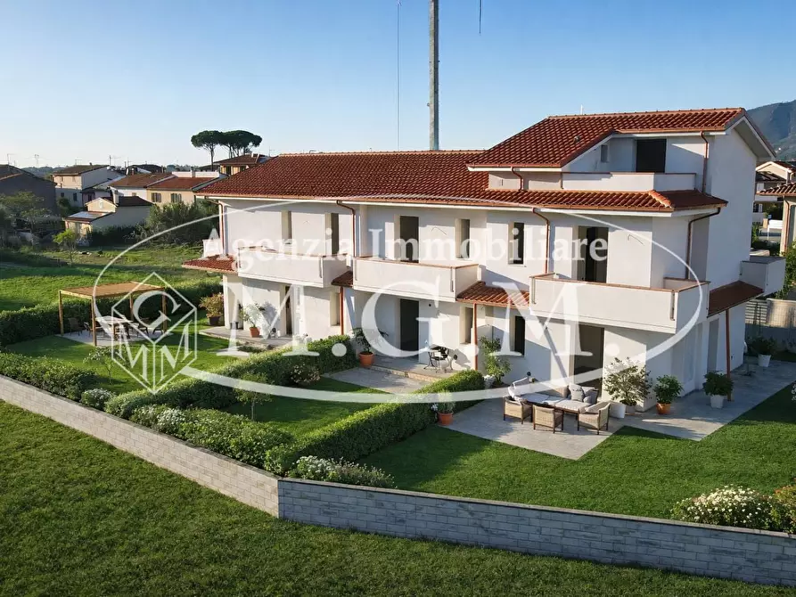 Immagine 5 di Casa trifamiliare in vendita  a Cascina