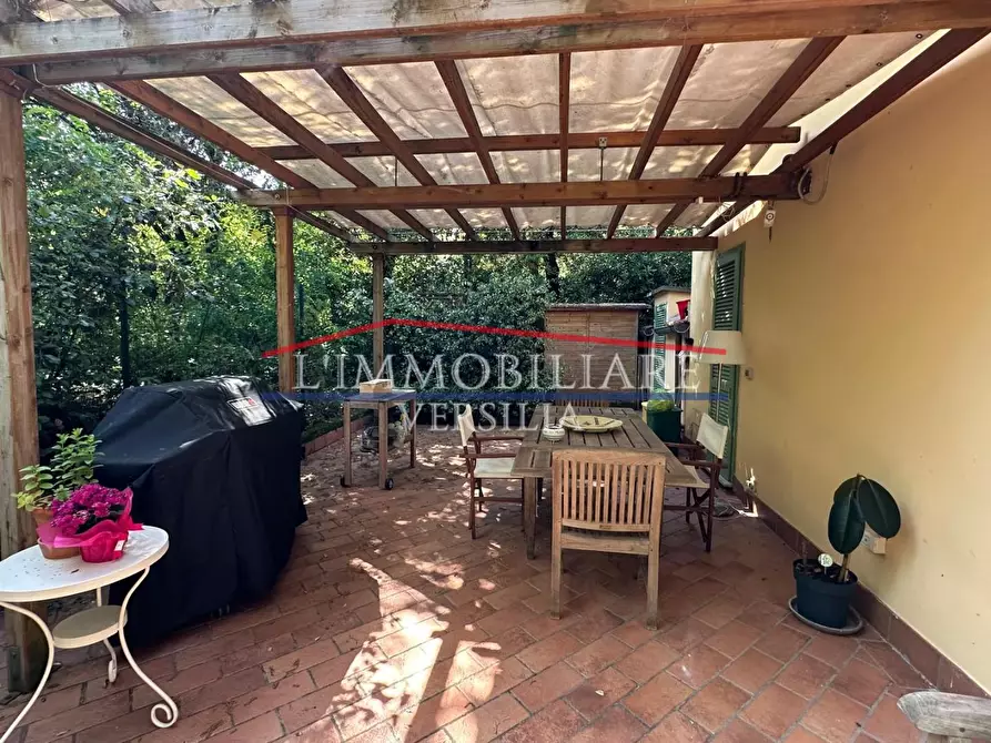 Immagine 1 di Villetta a schiera in vendita  a Massa