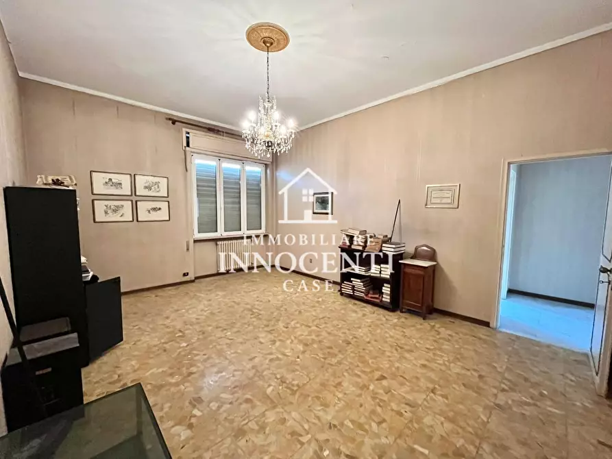 Immagine 11 di Appartamento in vendita  a Massa