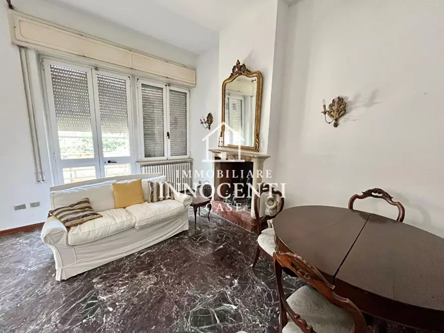 Immagine 1 di Appartamento in vendita  a Massa