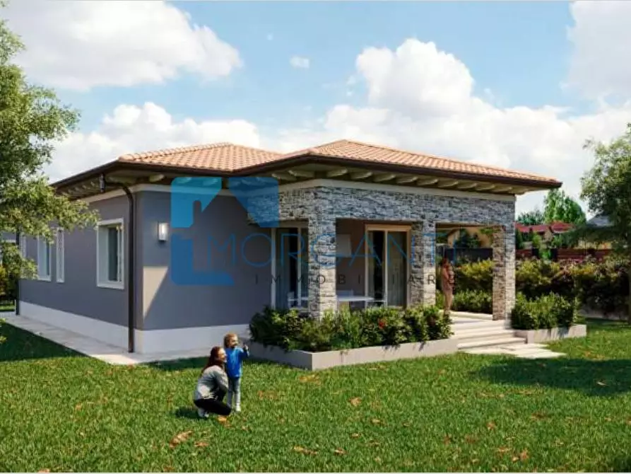 Immagine 1 di Villa in vendita  a Pietrasanta