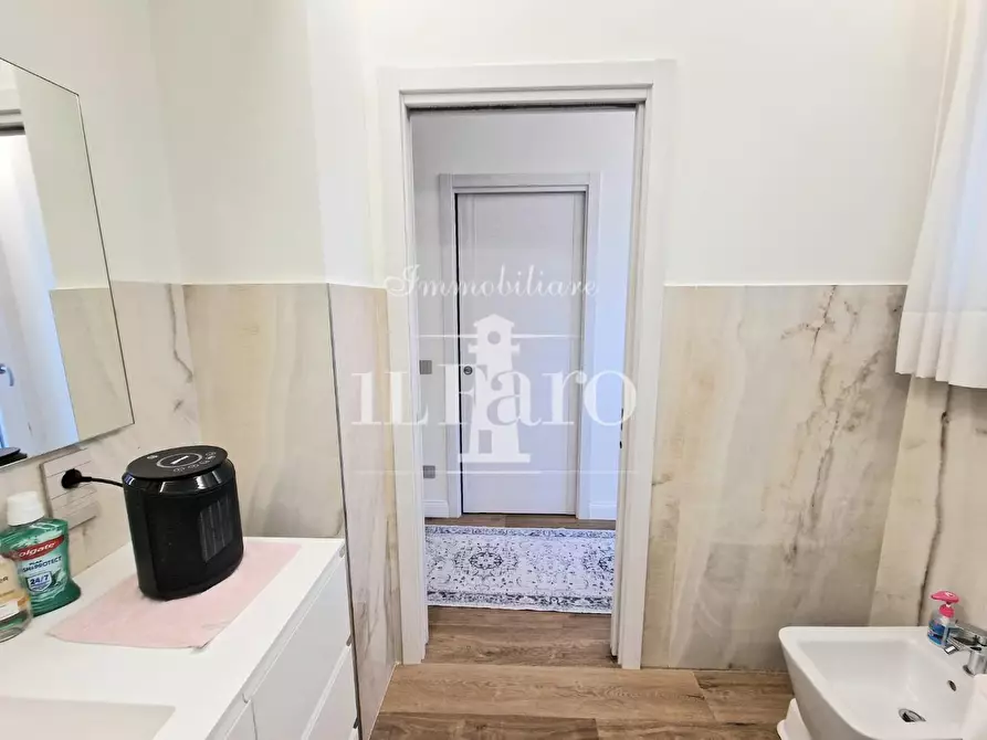 Immagine 37 di Terratetto in vendita  a Campi Bisenzio