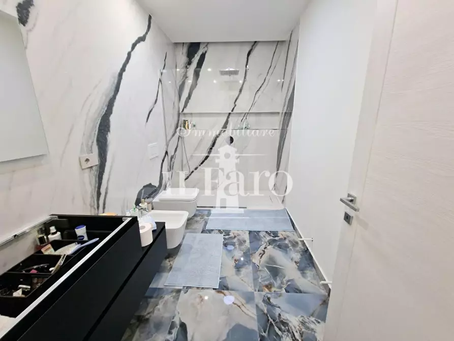 Immagine 31 di Terratetto in vendita  a Campi Bisenzio