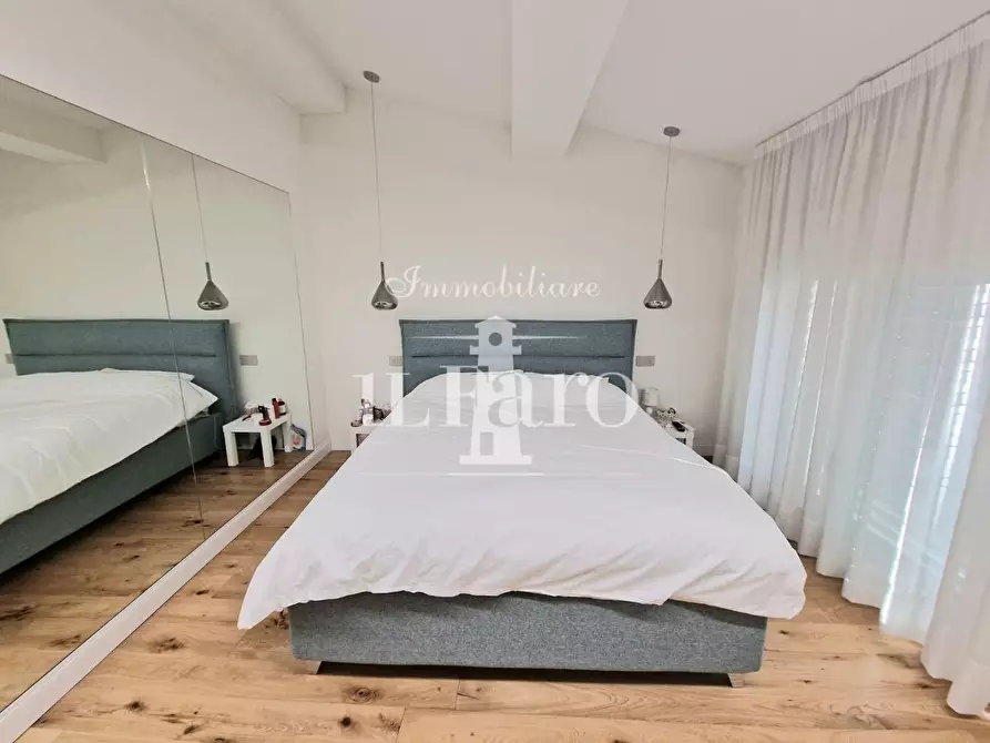 Immagine 25 di Terratetto in vendita  a Campi Bisenzio