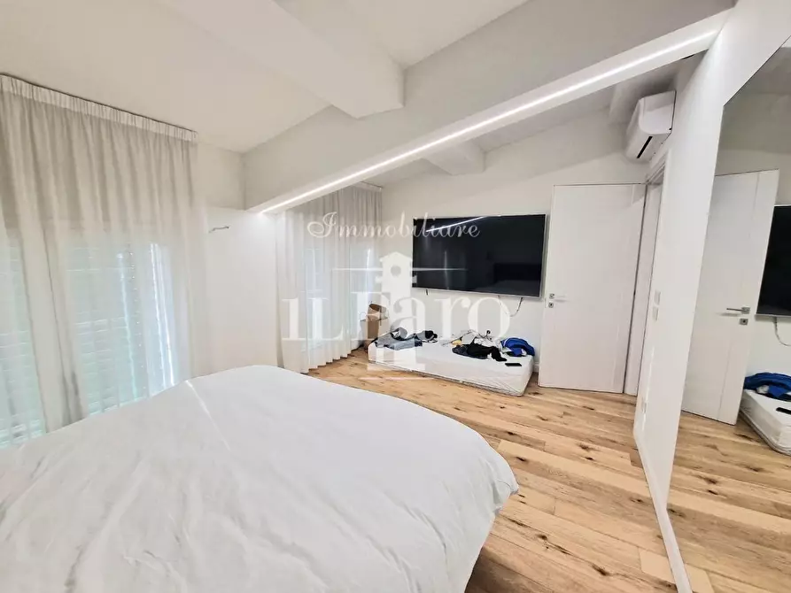 Immagine 27 di Terratetto in vendita  a Campi Bisenzio