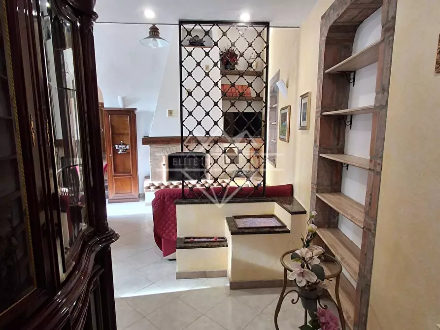 Immagine 6 di Appartamento in vendita  a Carrara