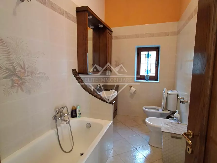 Immagine 13 di Appartamento in vendita  a Carrara