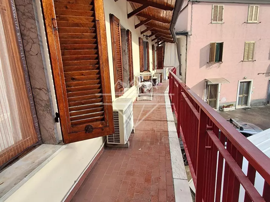 Immagine 3 di Appartamento in vendita  a Carrara