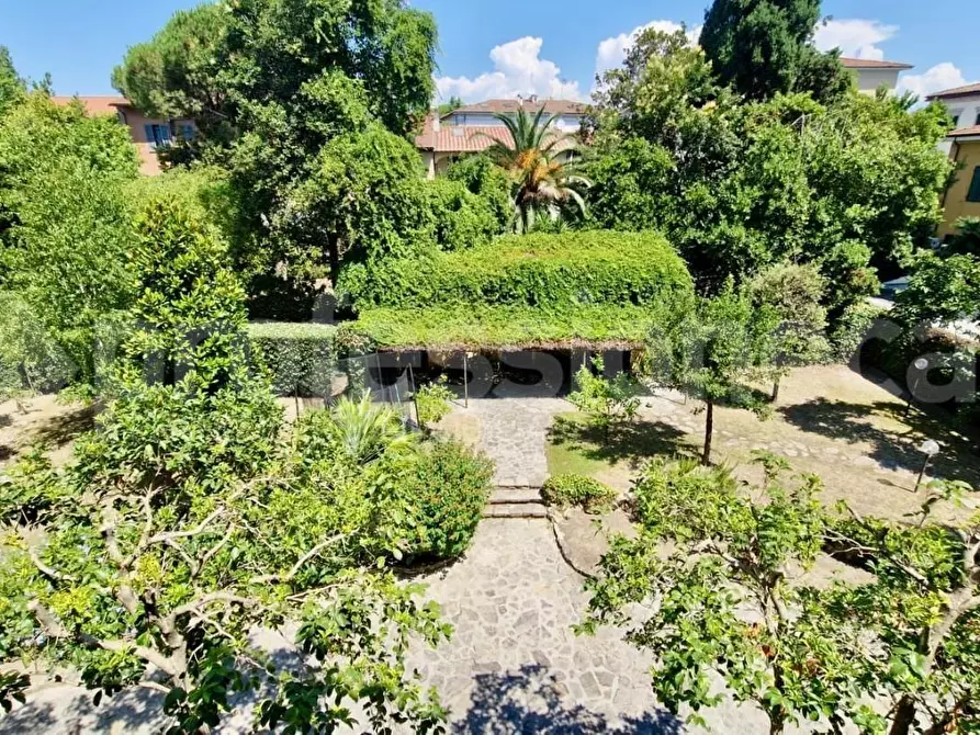 Immagine 11 di Appartamento in vendita  a Pisa