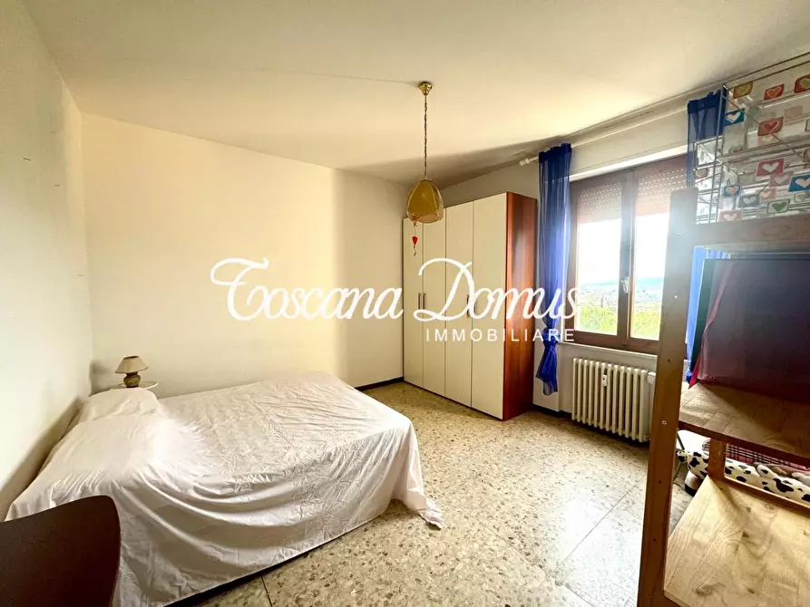 Immagine 18 di Appartamento in vendita  a Siena