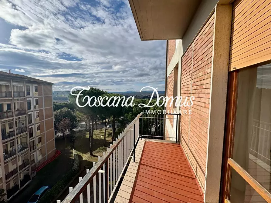 Immagine 10 di Appartamento in vendita  a Siena