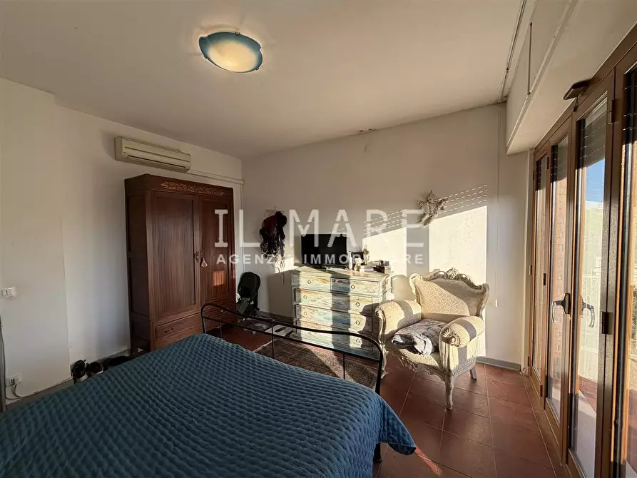 Immagine 15 di Mansarda in vendita  a Massa