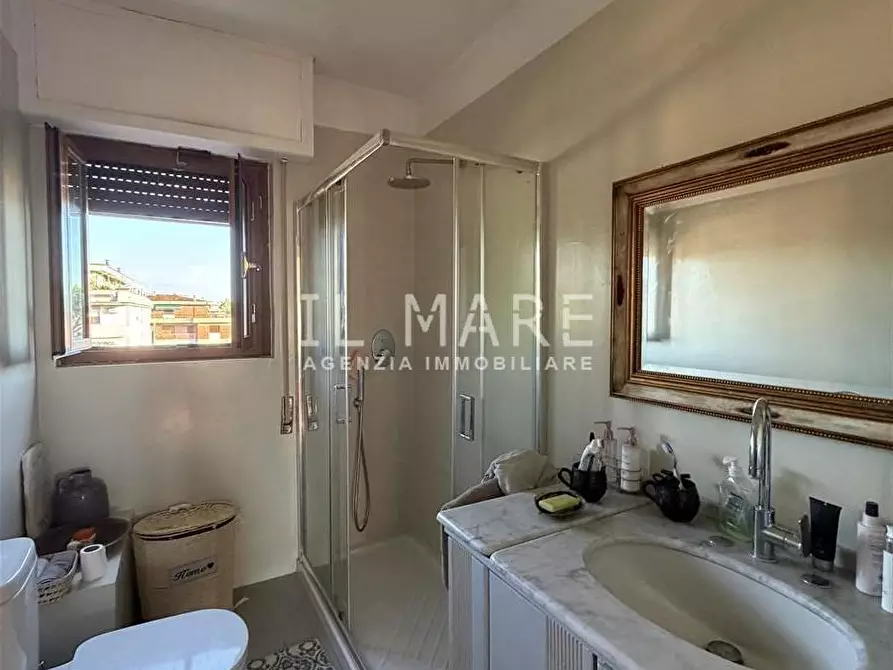 Immagine 18 di Mansarda in vendita  a Massa