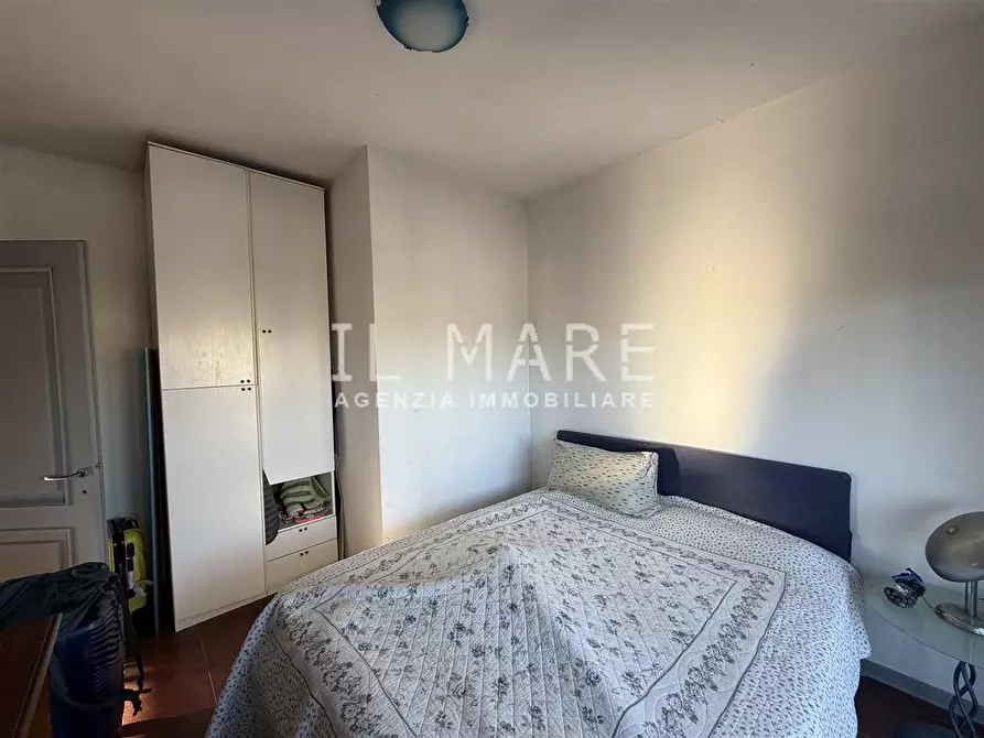 Immagine 12 di Mansarda in vendita  a Massa