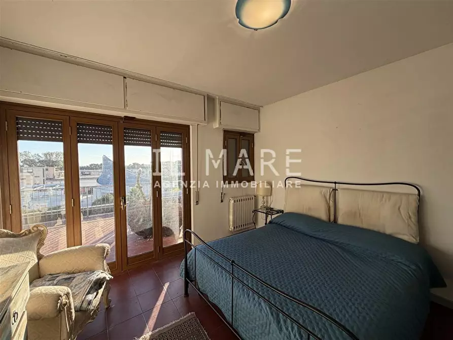 Immagine 16 di Mansarda in vendita  a Massa