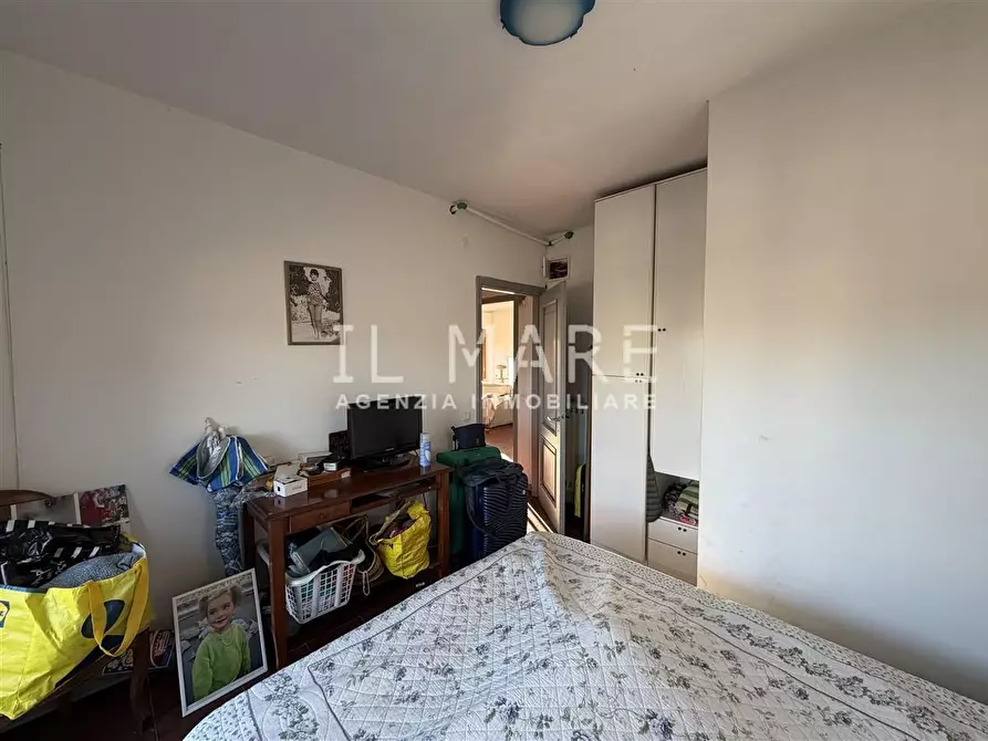 Immagine 13 di Mansarda in vendita  a Massa