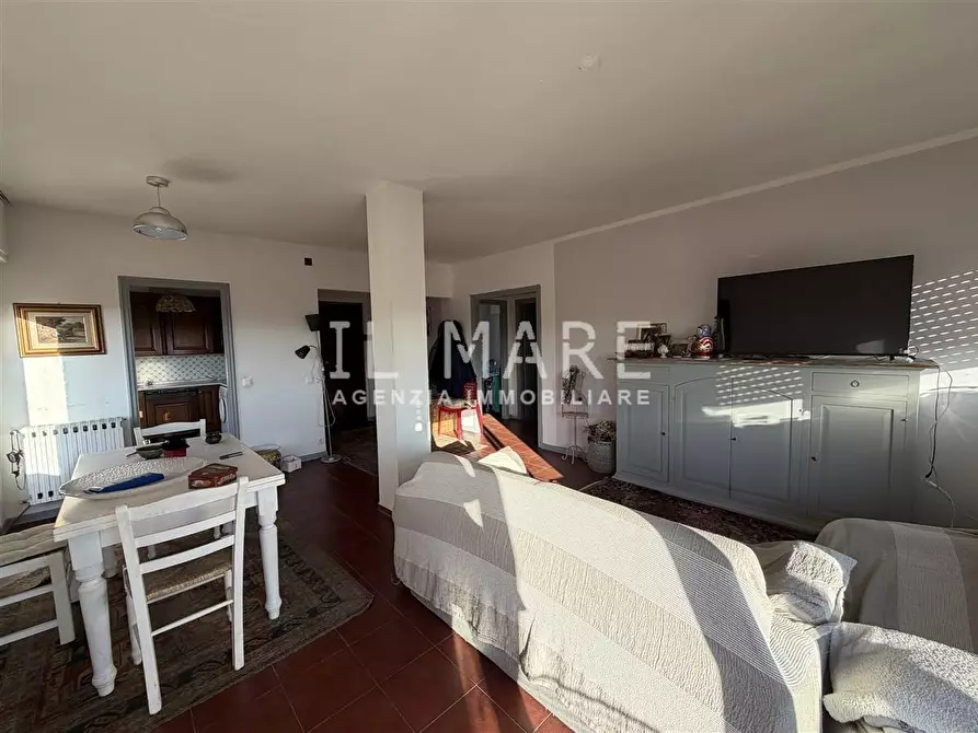 Immagine 4 di Mansarda in vendita  a Massa