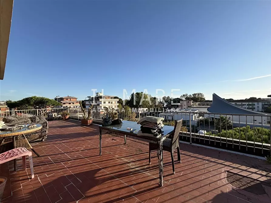 Immagine 1 di Mansarda in vendita  a Massa