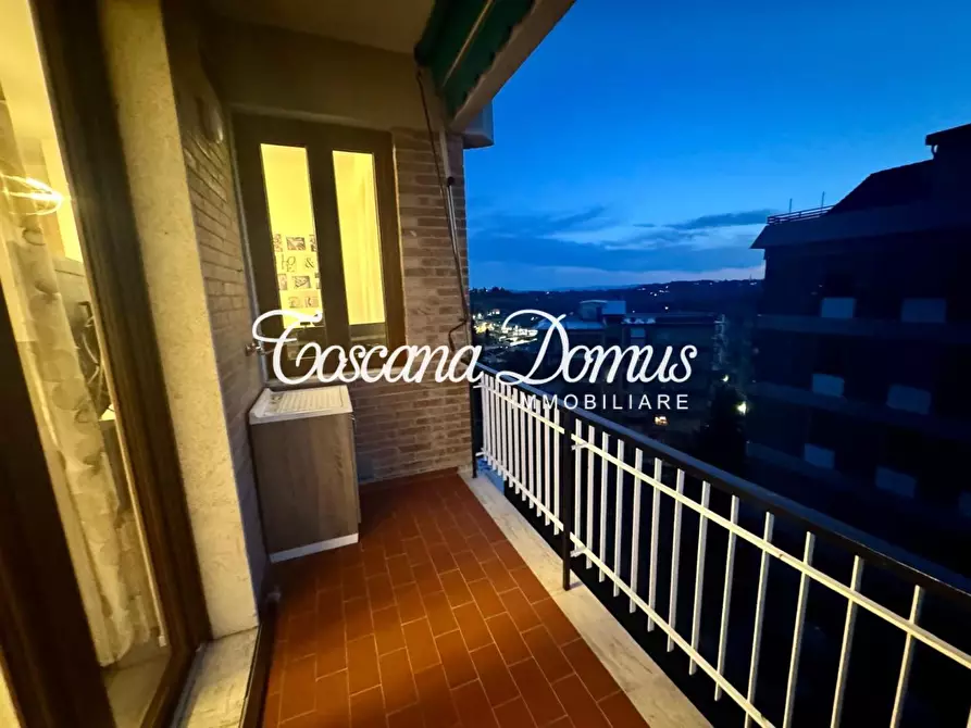 Immagine 9 di Appartamento in vendita  a Siena