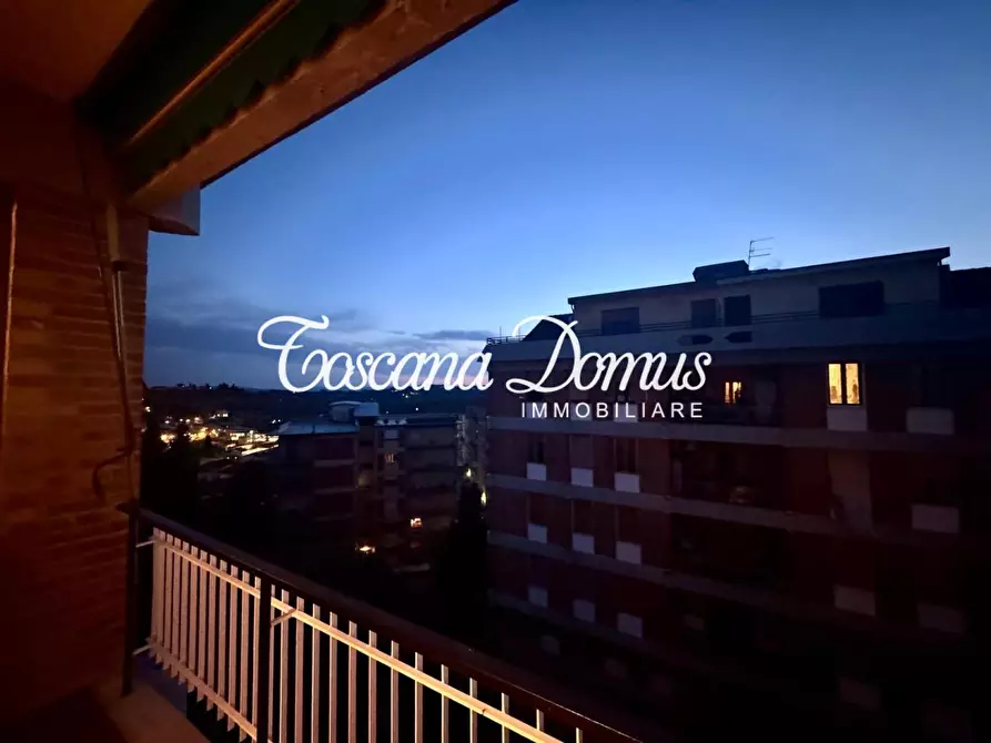 Immagine 15 di Appartamento in vendita  a Siena