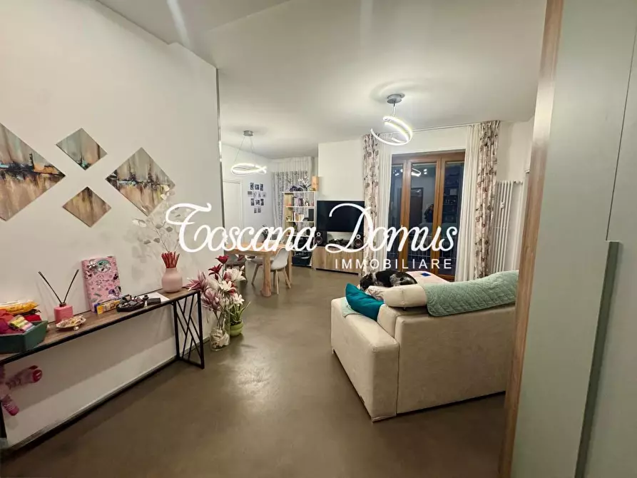 Immagine 2 di Appartamento in vendita  a Siena