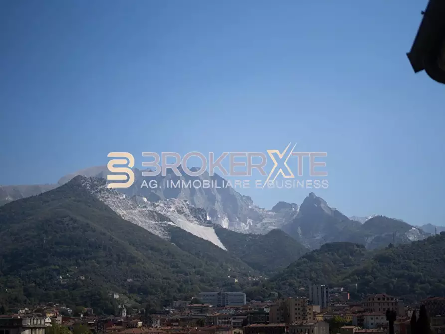 Immagine 37 di Appartamento in vendita  a Carrara