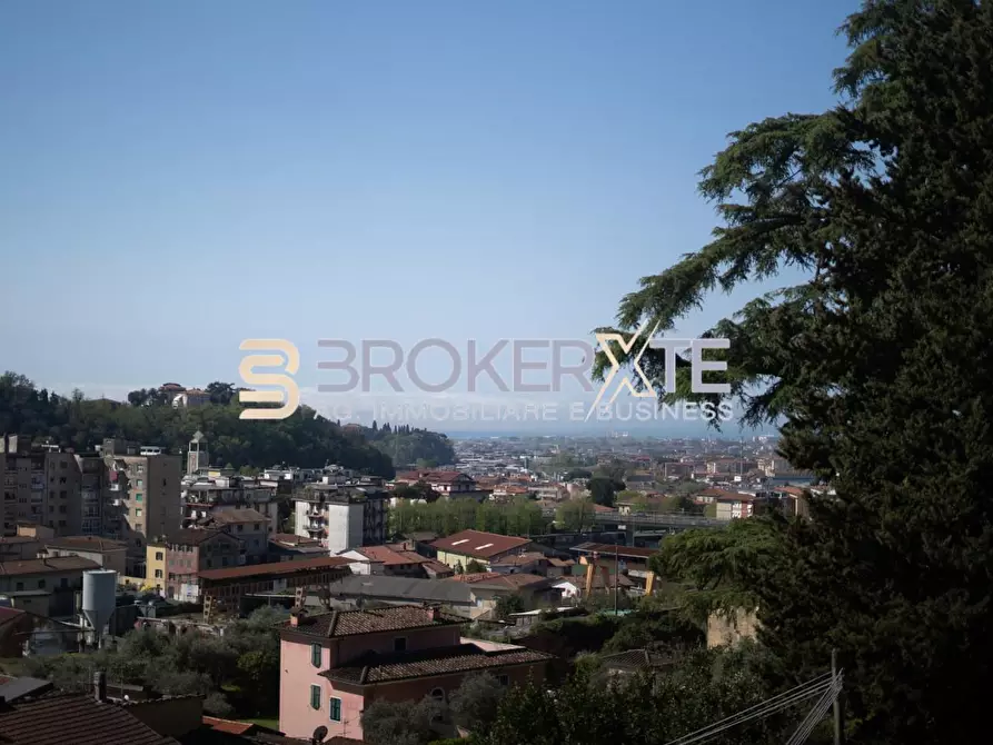 Immagine 39 di Appartamento in vendita  a Carrara