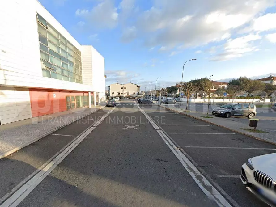 Immagine 3 di Garage in vendita  a Pisa