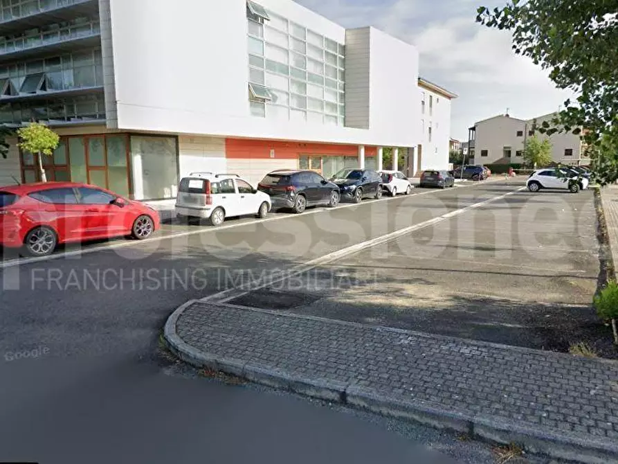 Immagine 4 di Garage in vendita  a Pisa