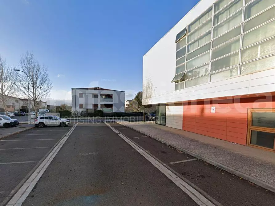 Immagine 8 di Garage in vendita  a Pisa