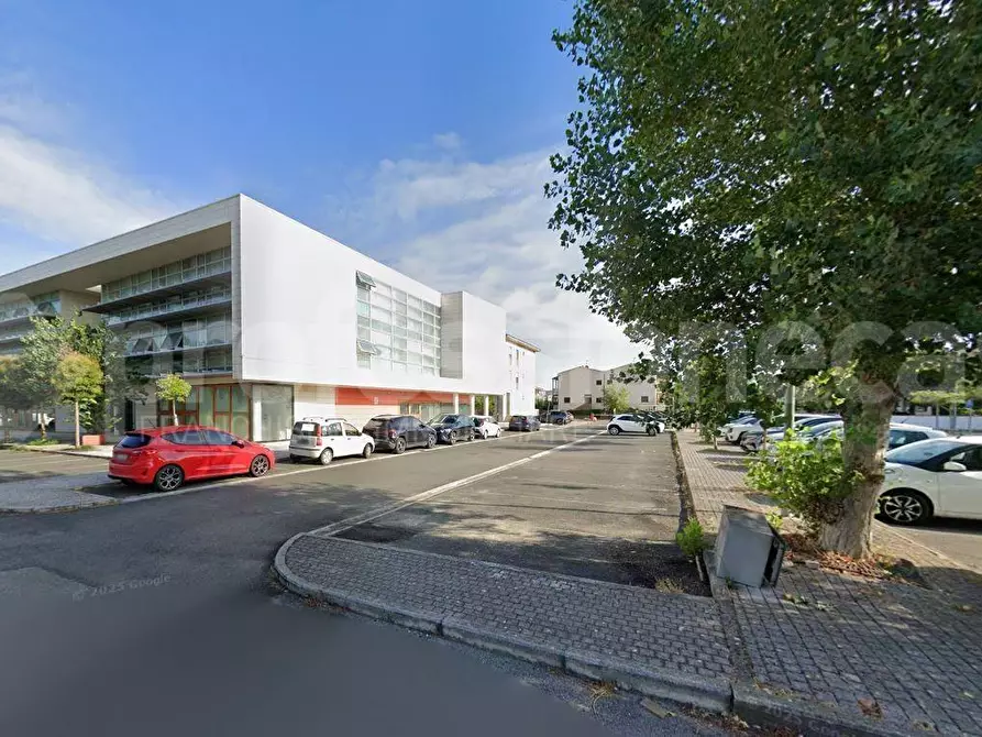 Immagine 12 di Garage in vendita  a Pisa