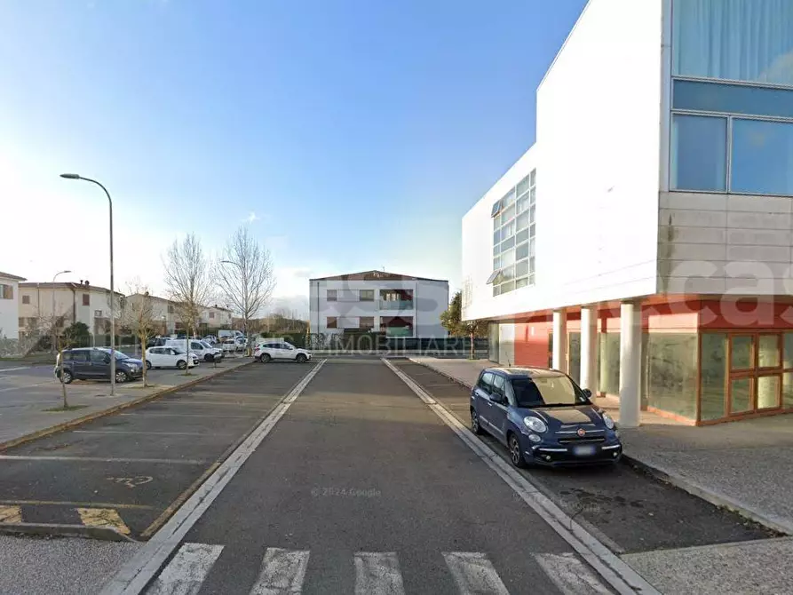 Immagine 5 di Garage in vendita  a Pisa