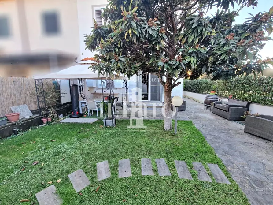 Immagine 39 di Villetta a schiera in vendita  a Campi Bisenzio