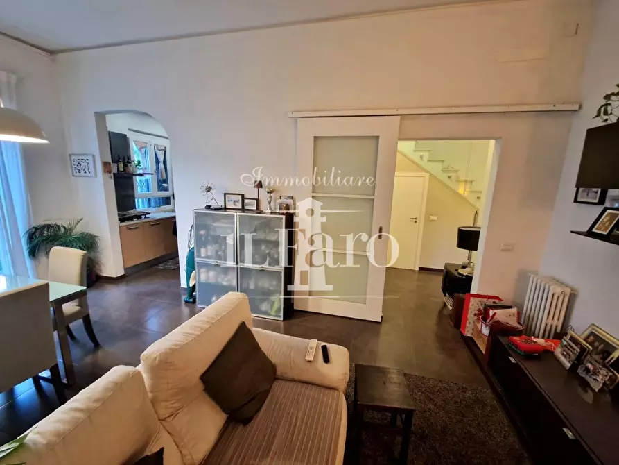 Immagine 12 di Villetta a schiera in vendita  a Campi Bisenzio