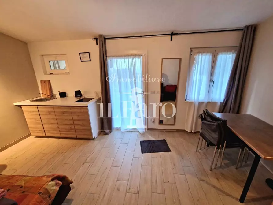 Immagine 40 di Villetta a schiera in vendita  a Campi Bisenzio