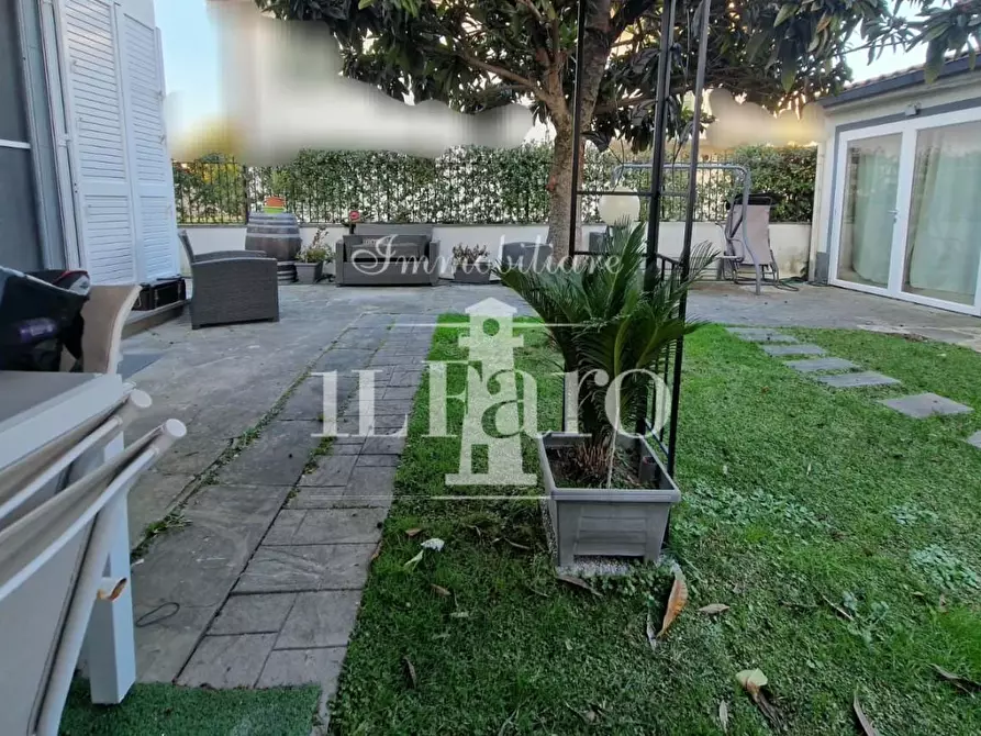 Immagine 36 di Villetta a schiera in vendita  a Campi Bisenzio