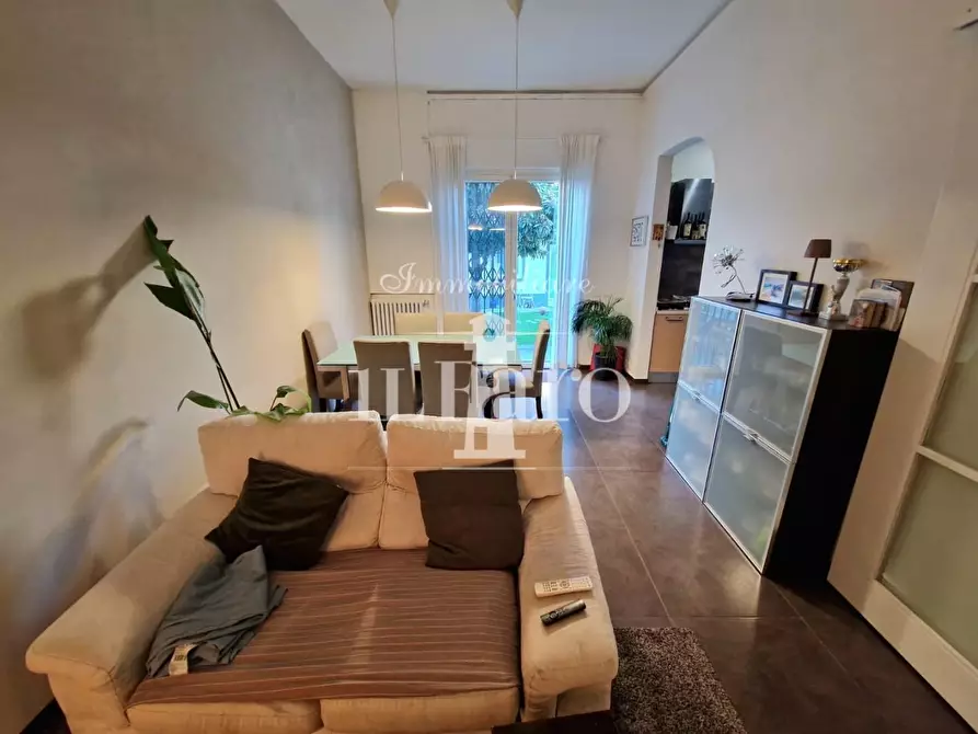 Immagine 11 di Villetta a schiera in vendita  a Campi Bisenzio