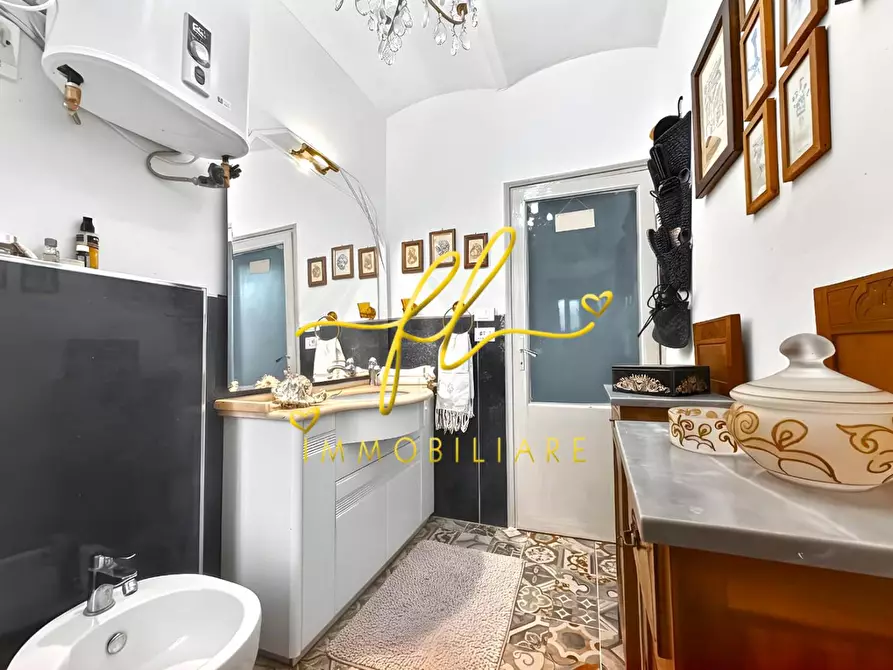 Immagine 11 di Appartamento in vendita  a Pomarance