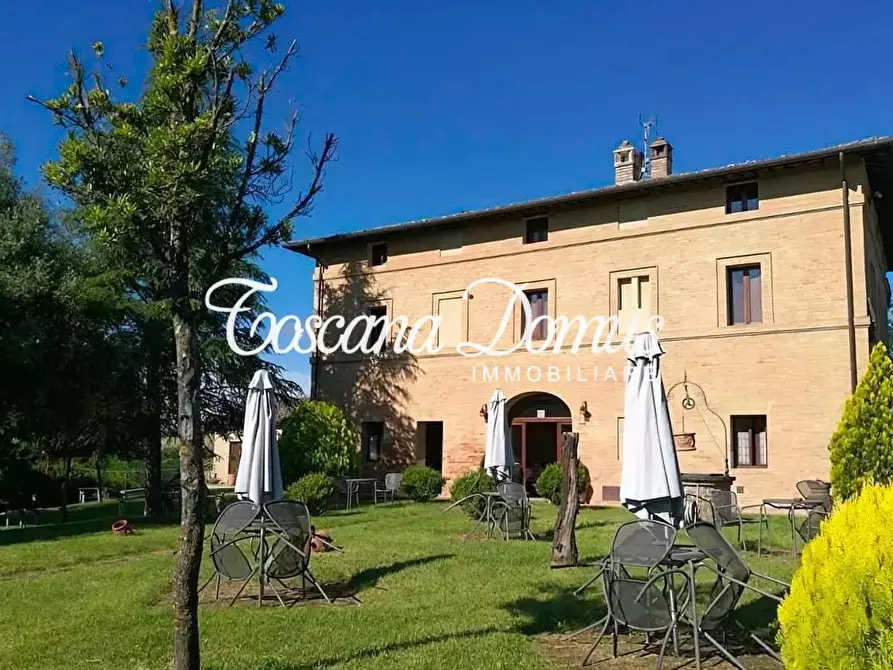 Immagine 7 di Casa colonica in vendita  a Siena