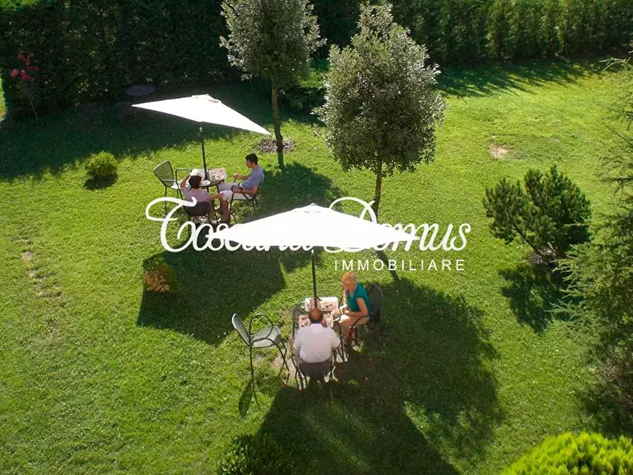 Immagine 1 di Casa colonica in vendita  a Siena