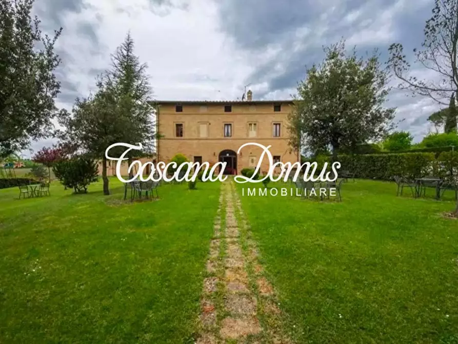 Immagine 3 di Casa colonica in vendita  a Siena