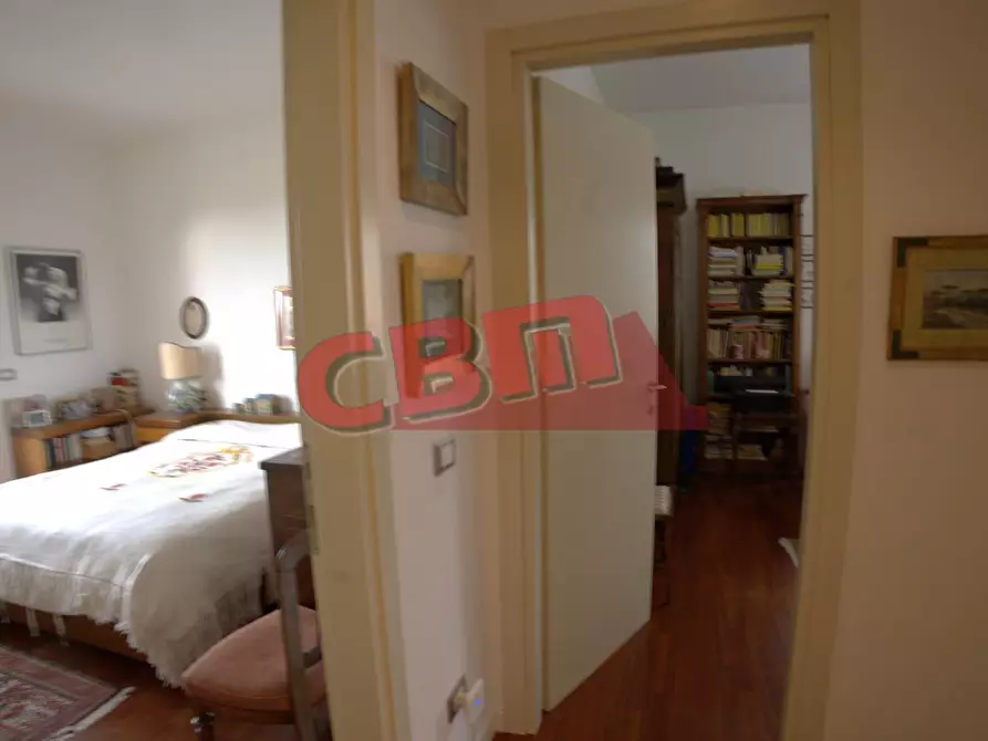 Immagine 17 di Appartamento in vendita  a Livorno