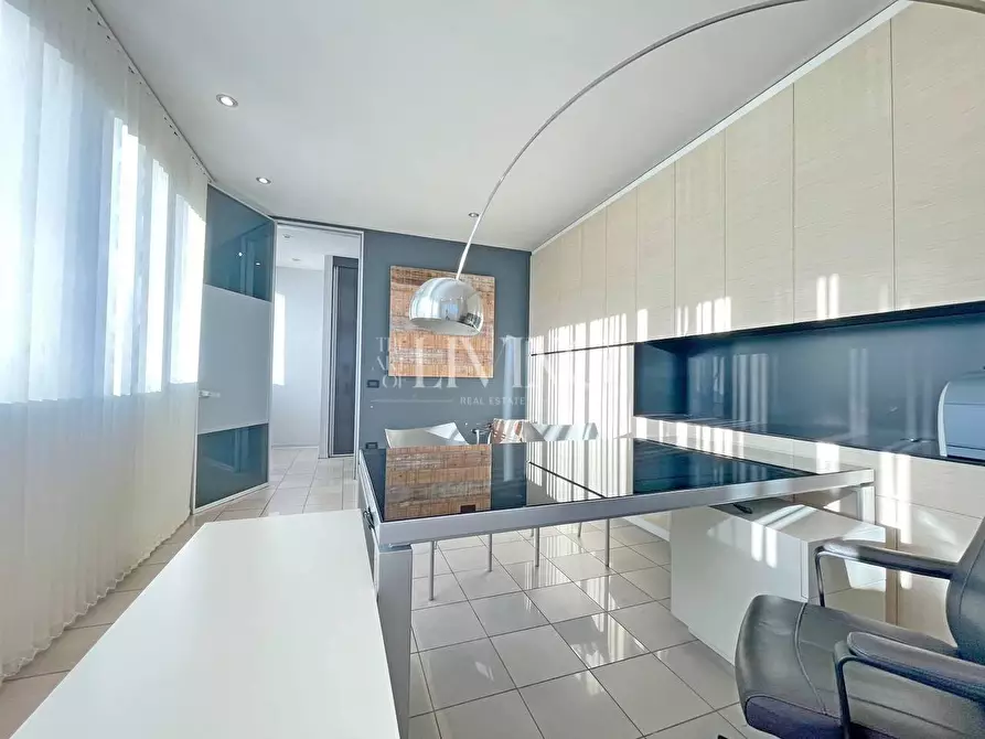 Immagine 5 di Ufficio in affitto  a Capannori