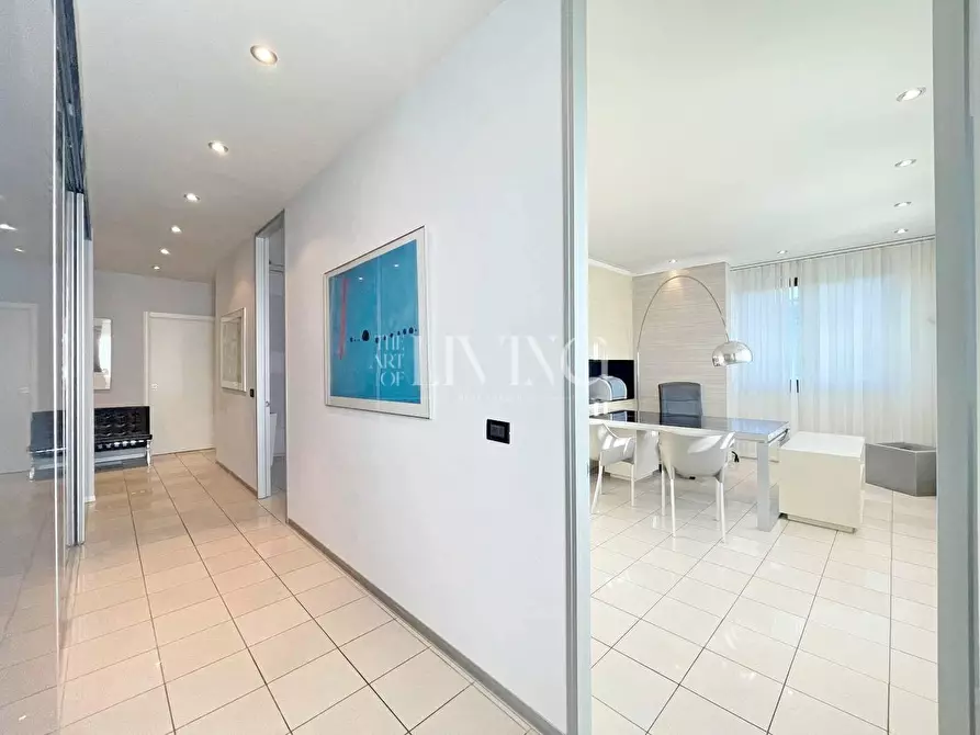 Immagine 10 di Ufficio in affitto  a Capannori