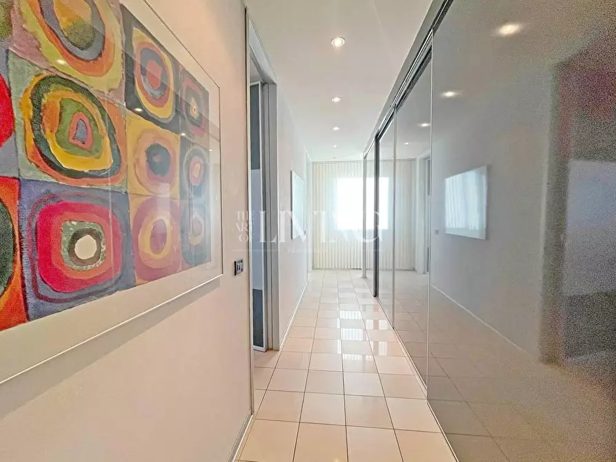 Immagine 8 di Ufficio in affitto  a Capannori