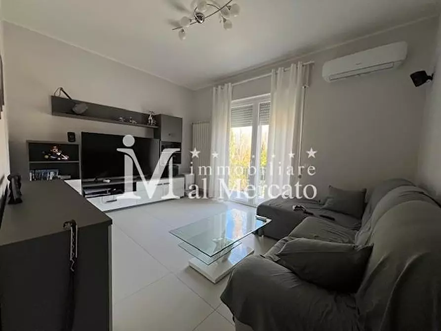 Immagine 3 di Appartamento in vendita  a Camaiore