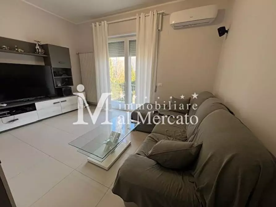 Immagine 2 di Appartamento in vendita  a Camaiore