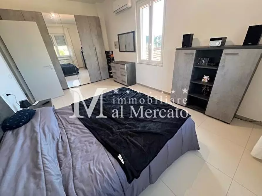 Immagine 11 di Appartamento in vendita  a Camaiore