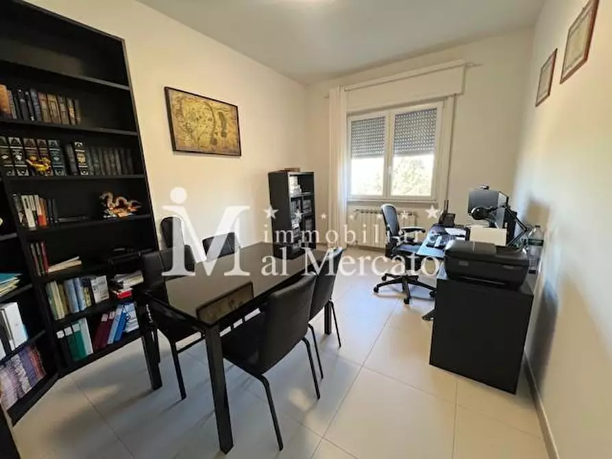 Immagine 8 di Appartamento in vendita  a Camaiore